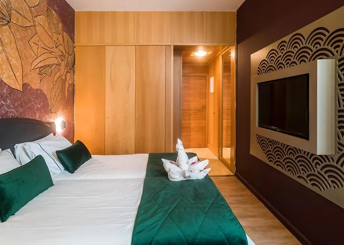 Koresh Hotel